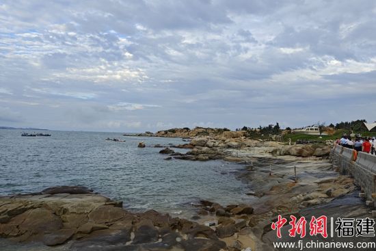浮山村浮石營(yíng)地旁的美景讓人流連忘返。吳冠標(biāo) 攝