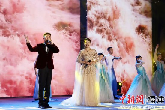 　　男女合唱《這是我們的美好家園》。林榕生 攝
